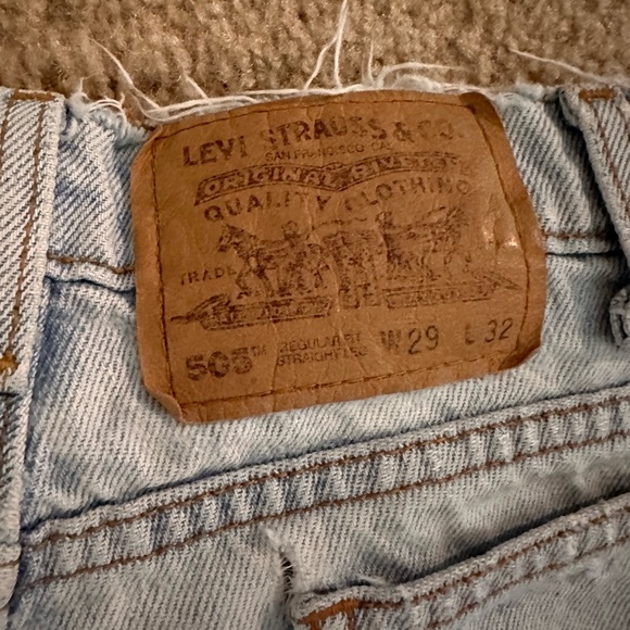 Levi’s Shorts - Picture 2 of 4